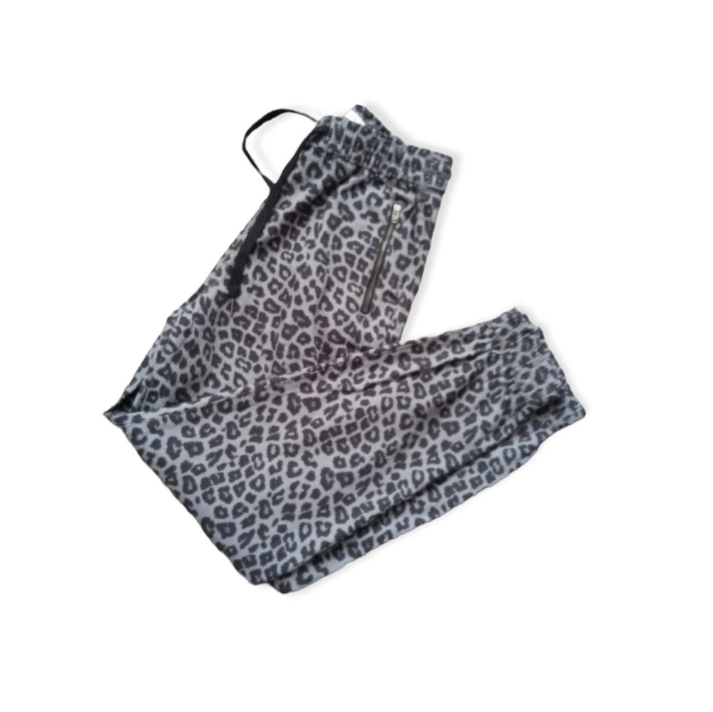 CELEBRITY PINK gray Leopard print pants size small with zippers